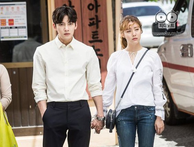 Nếu muốn tìm cho mình một phong cách công sở thật chuẩn thanh lịch, bạn phải xem ngay 6 phim Hàn đình đám này - Ảnh 29.