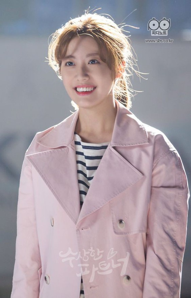 Nếu muốn tìm cho mình một phong cách công sở thật chuẩn thanh lịch, bạn phải xem ngay 6 phim Hàn đình đám này - Ảnh 31.