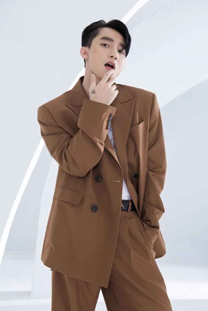 Ivy Moda cung cấp đa dạng các mẫu thiết kế cho cả nam và nữ, trẻ em