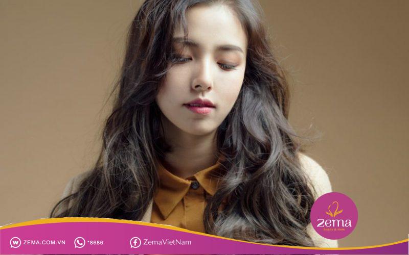 Mái tóc uốn sẽ được bồng bềnh hơn nếu sử dụng máy sấy tạo kiểu