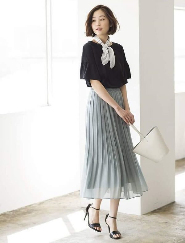 Chân váy công sở xếp ly dáng dài cho giáo viên