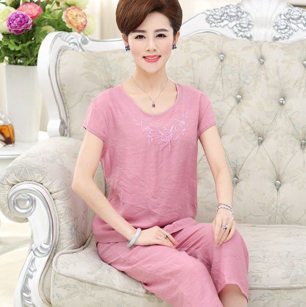 Thời trang váy đầm tuổi 50 đẹp và sang trọng nhất 10