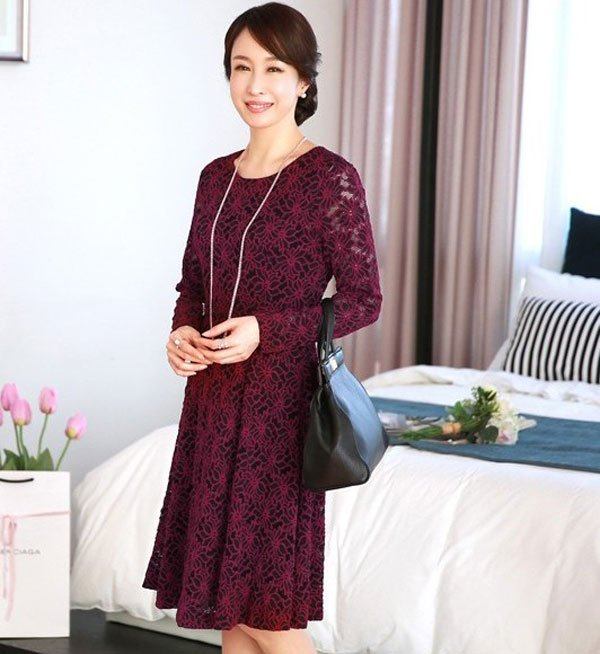 Thời trang váy đầm tuổi 50 đẹp và sang trọng nhất 21