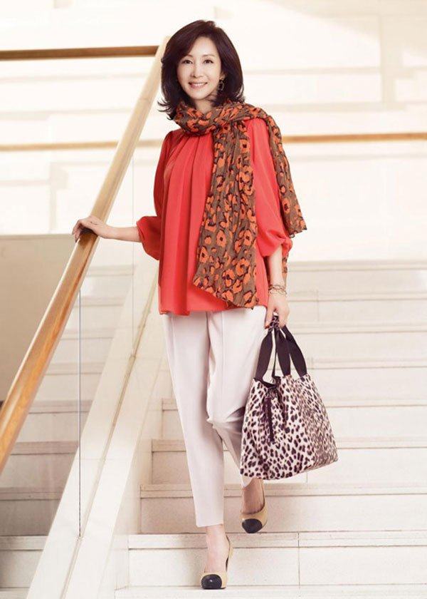 Thời trang váy đầm tuổi 50 đẹp và sang trọng nhất 4