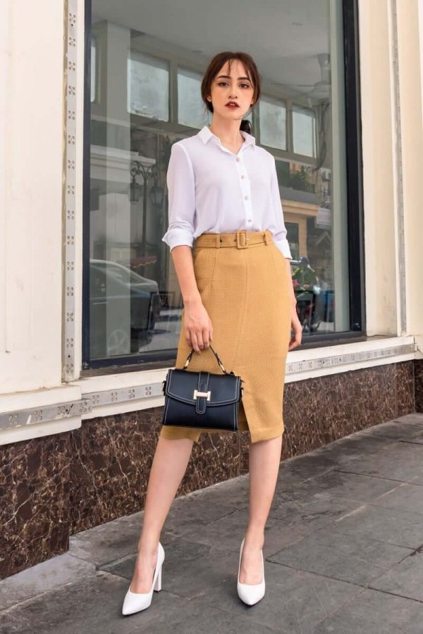 Áo sơ mi trắng và chân váy bút chì
