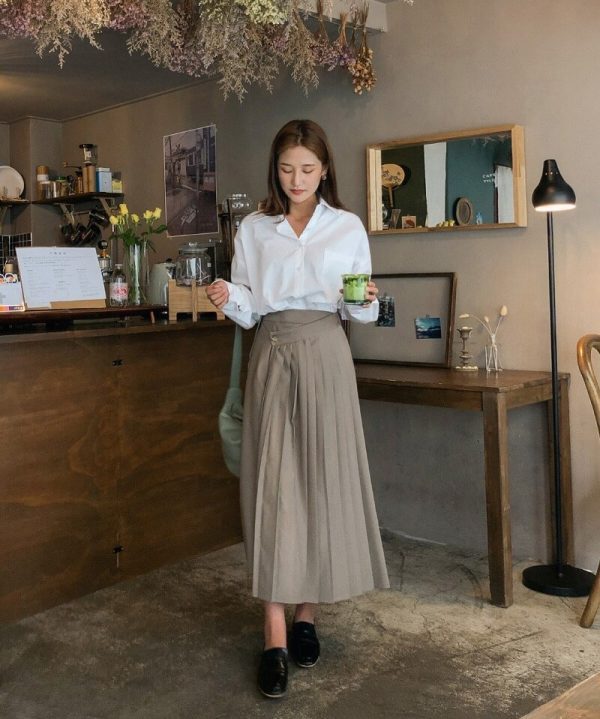 Áo sơ mi và chân váy dài