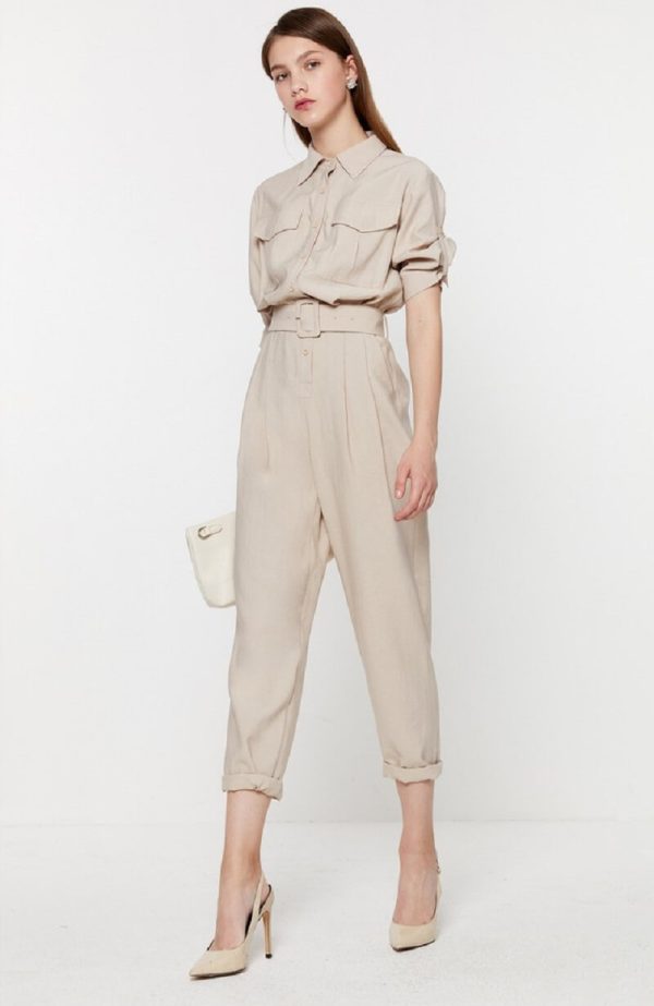 Jumpsuit đại náo xu hướng thời trang công sở 2022