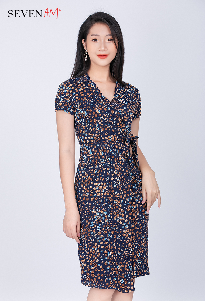 Chất liệu vải phù hợp cho đầm công sở tuổi trung niên